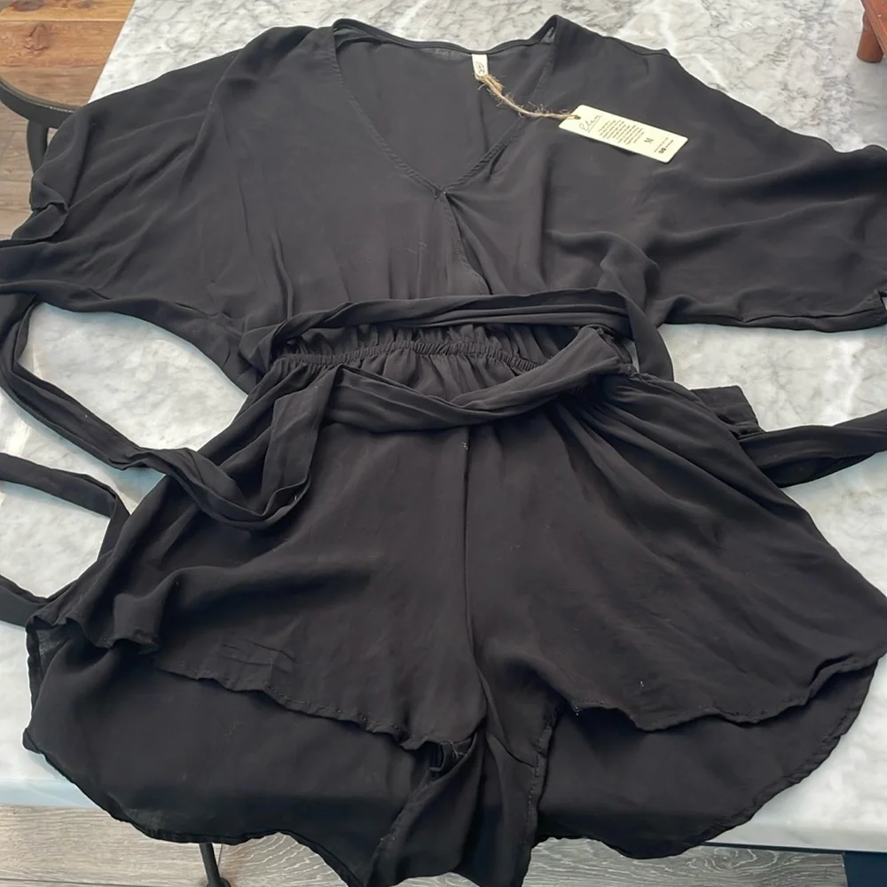 NWT - Elan black v- neck romper - Picture 1 of 10